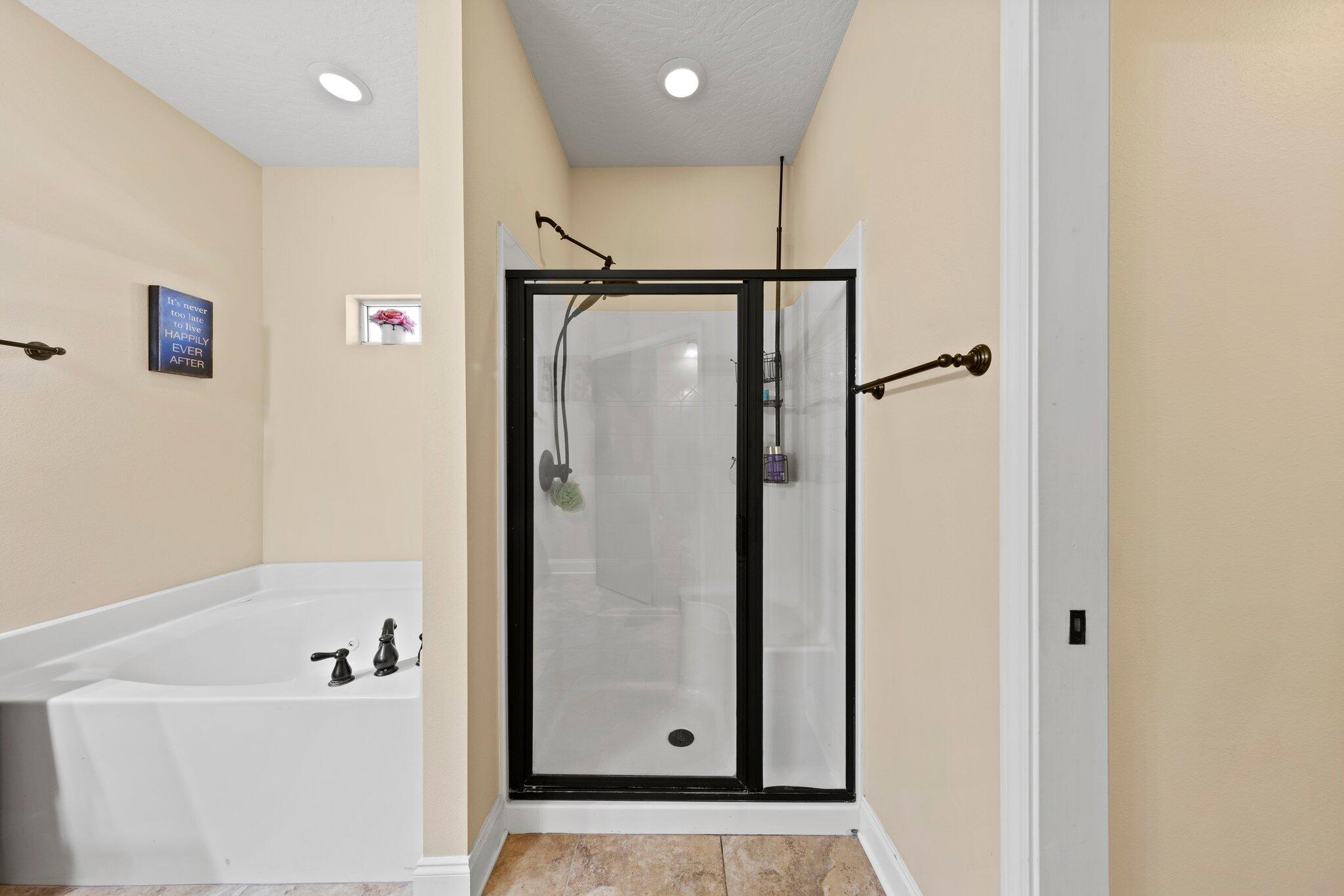 WOODLAND ACRES LOT 5 BLK D - Residential