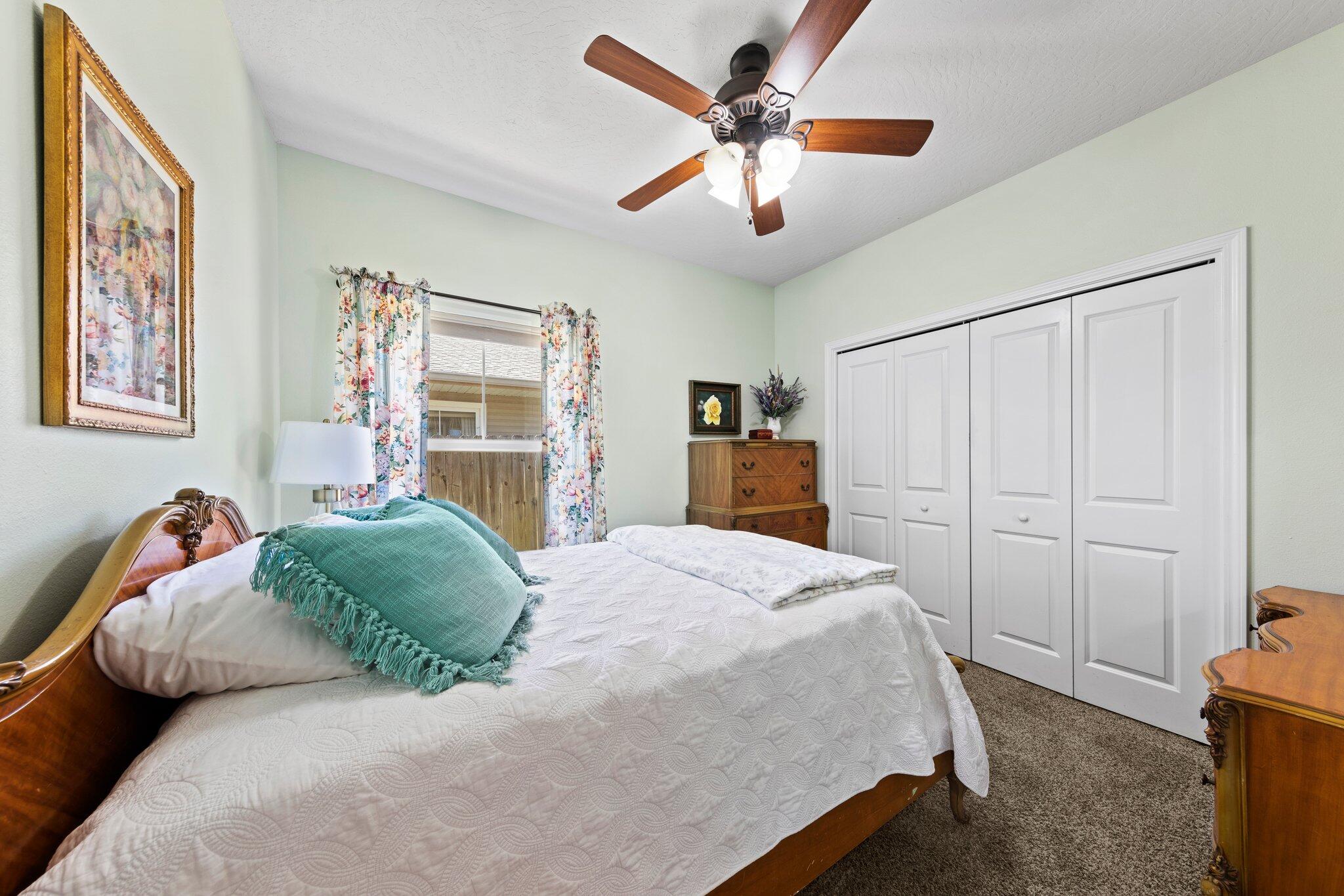 WOODLAND ACRES LOT 5 BLK D - Residential
