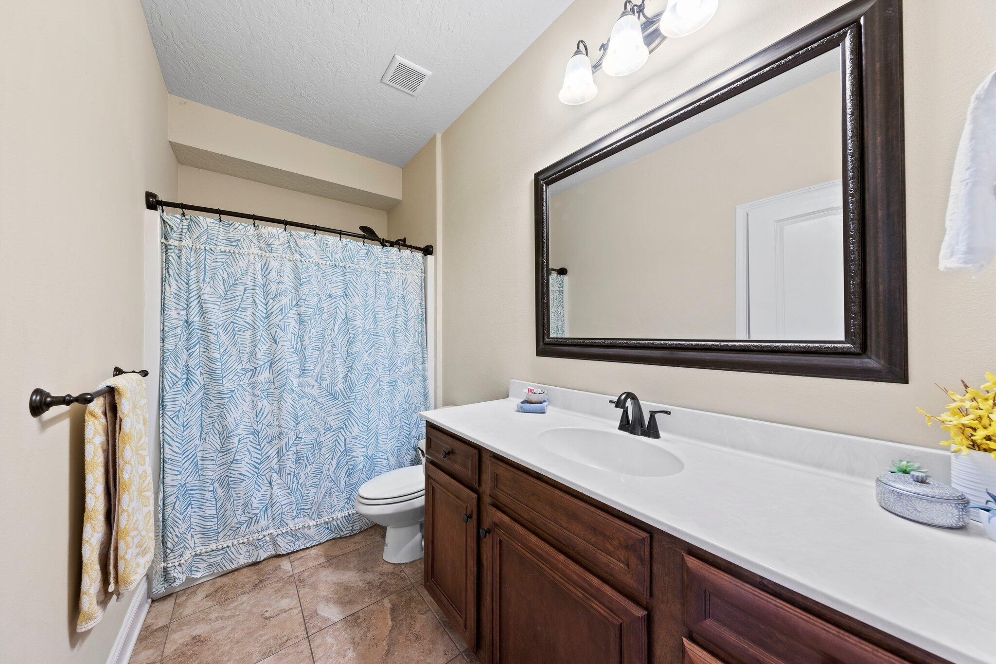 WOODLAND ACRES LOT 5 BLK D - Residential