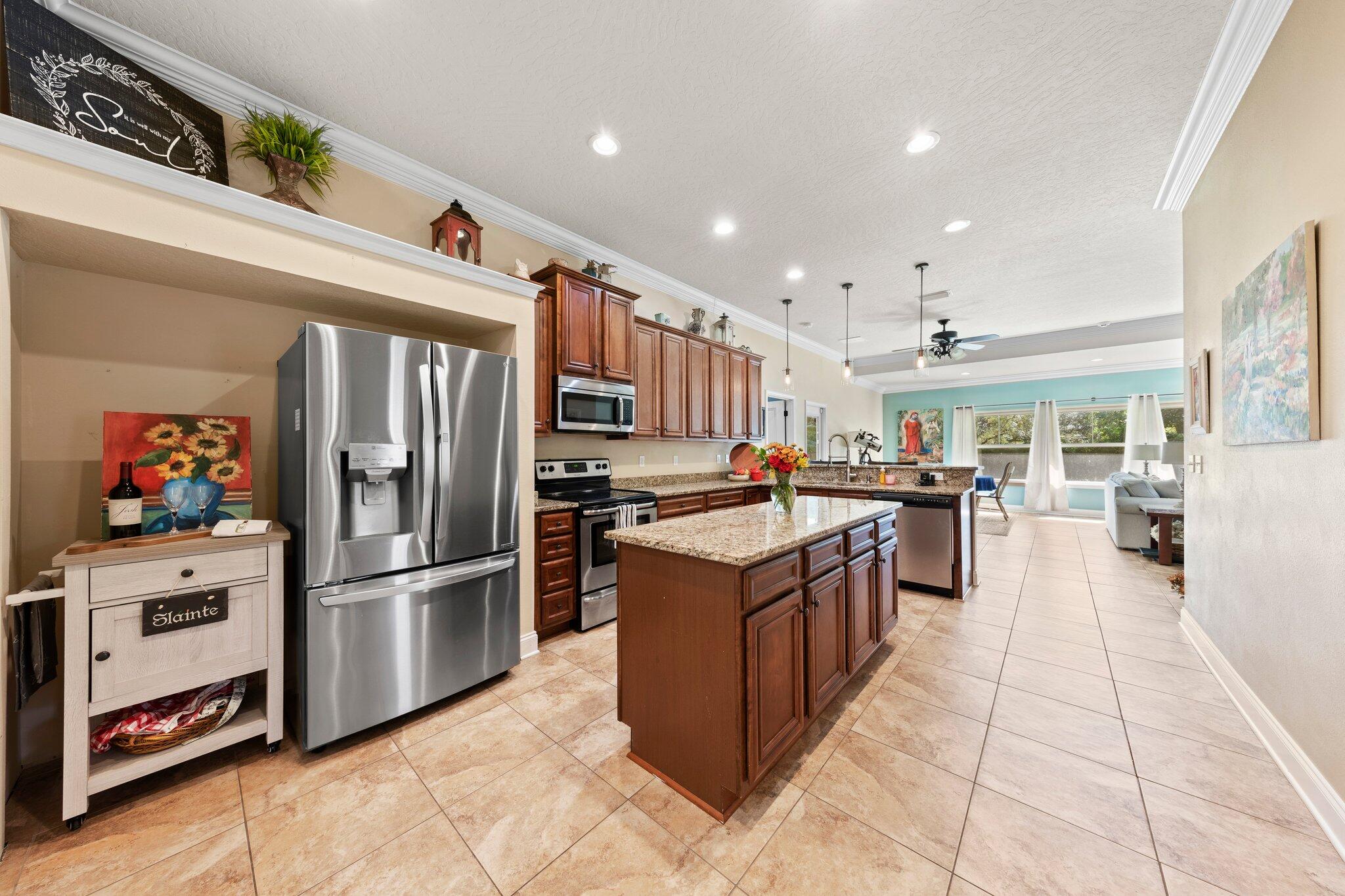 WOODLAND ACRES LOT 5 BLK D - Residential