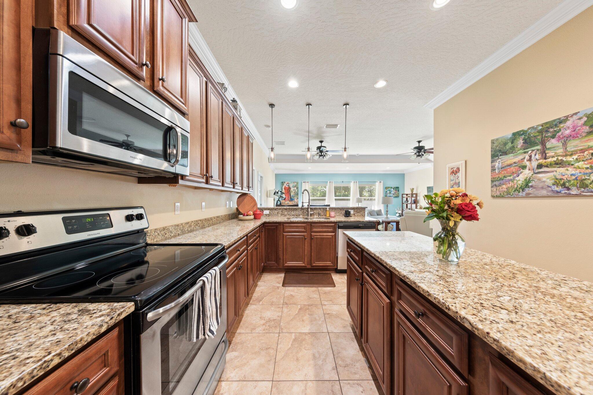 WOODLAND ACRES LOT 5 BLK D - Residential