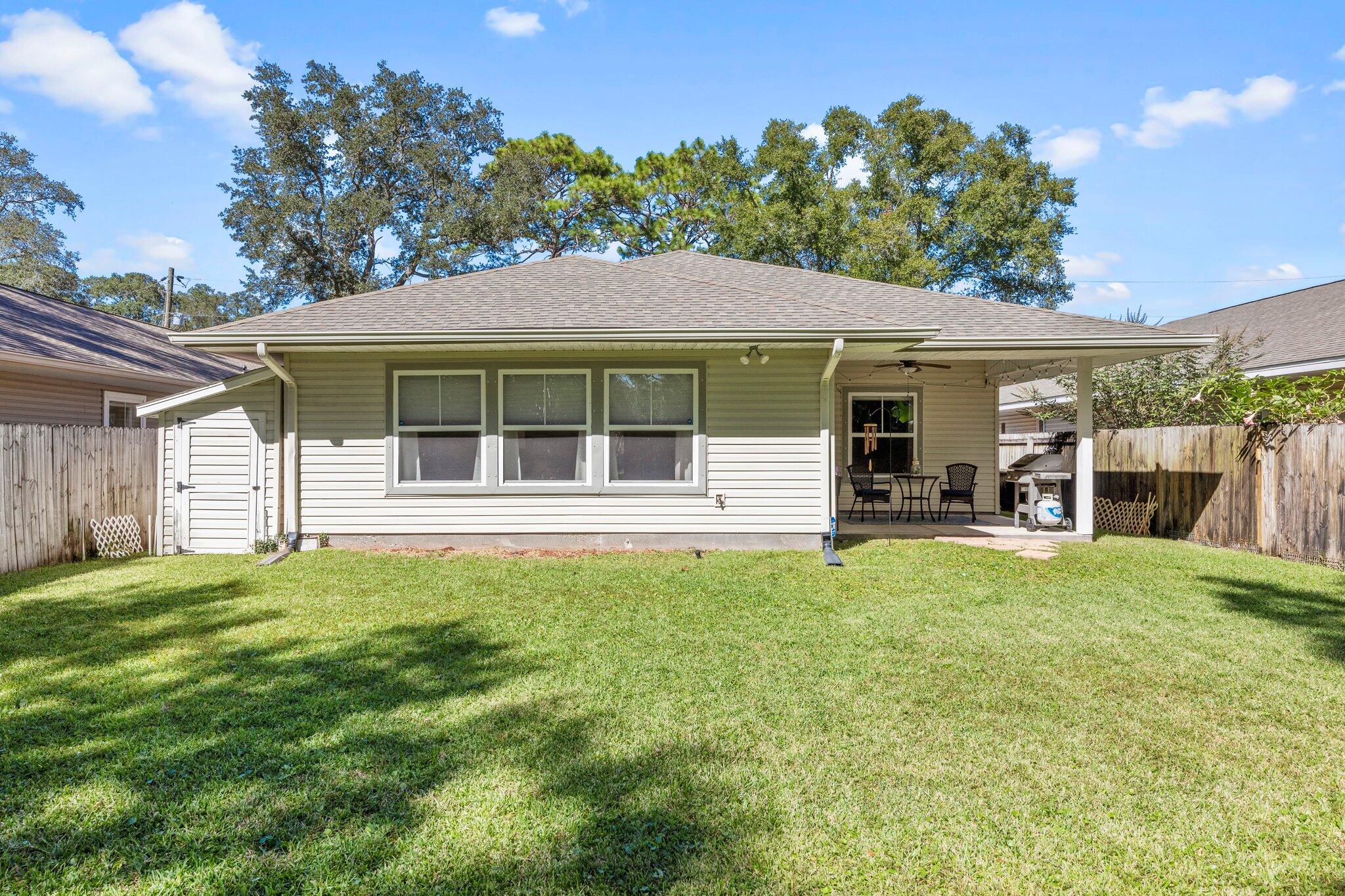 WOODLAND ACRES LOT 5 BLK D - Residential