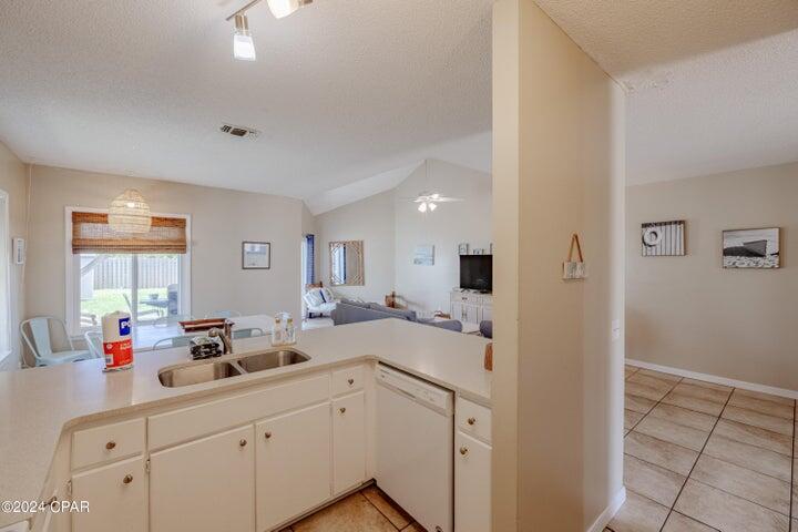 HOLIDAY BEACH UNIT 06 - Residential
