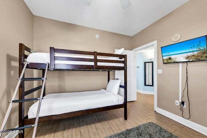 SUNRISE BEACH - Residential