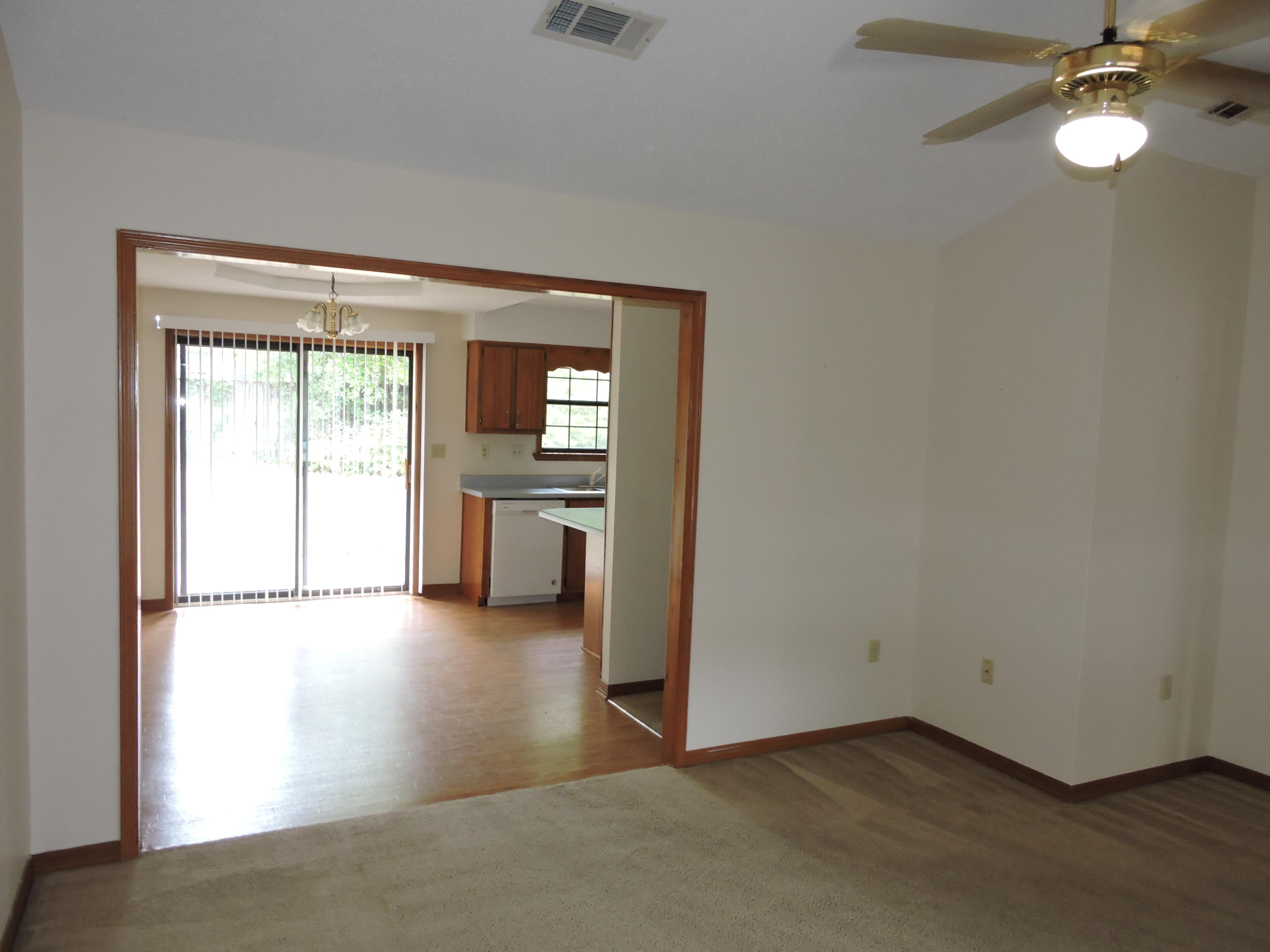 SHOAL TERRACE ESTATES - Residential Lease
