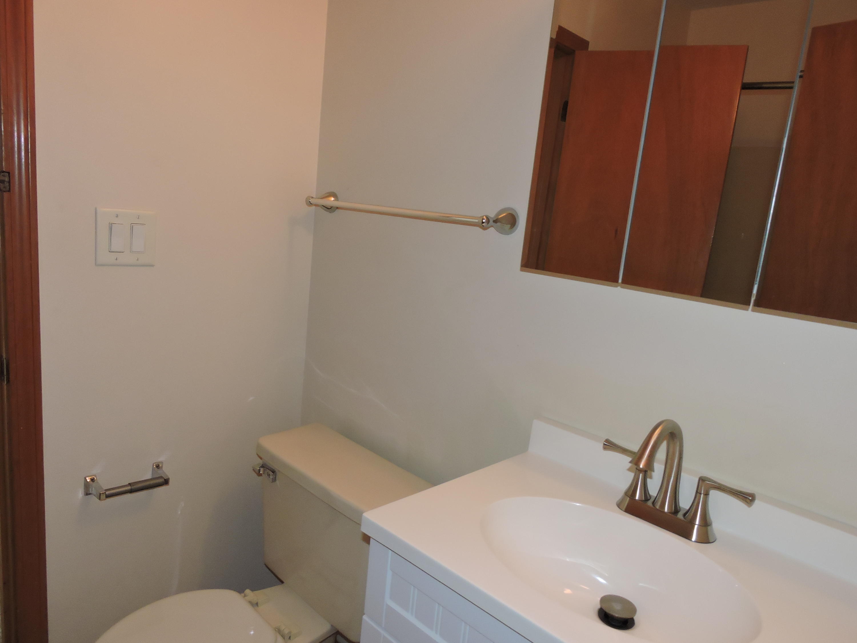 SHOAL TERRACE ESTATES - Residential Lease