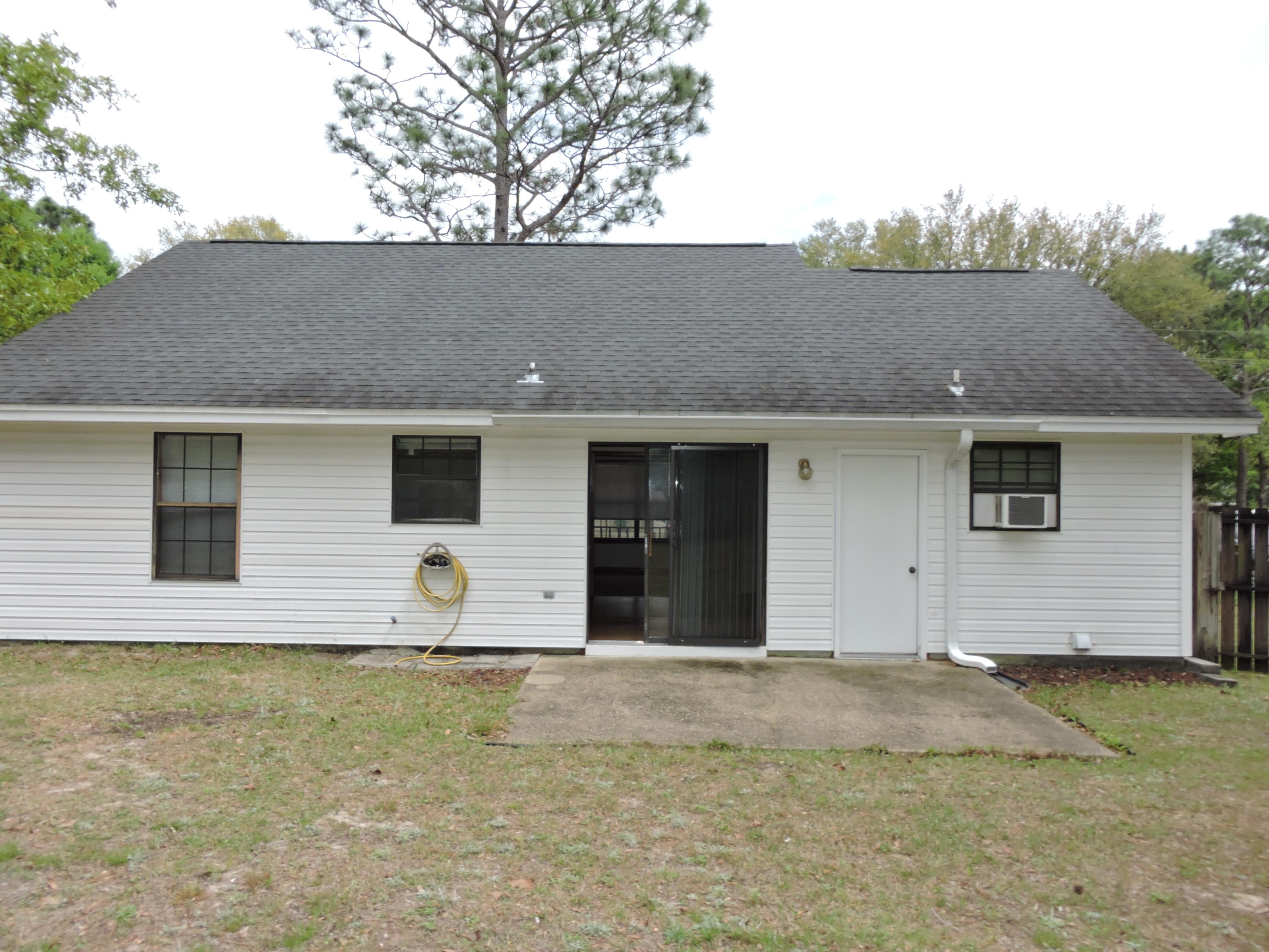 SHOAL TERRACE ESTATES - Residential Lease