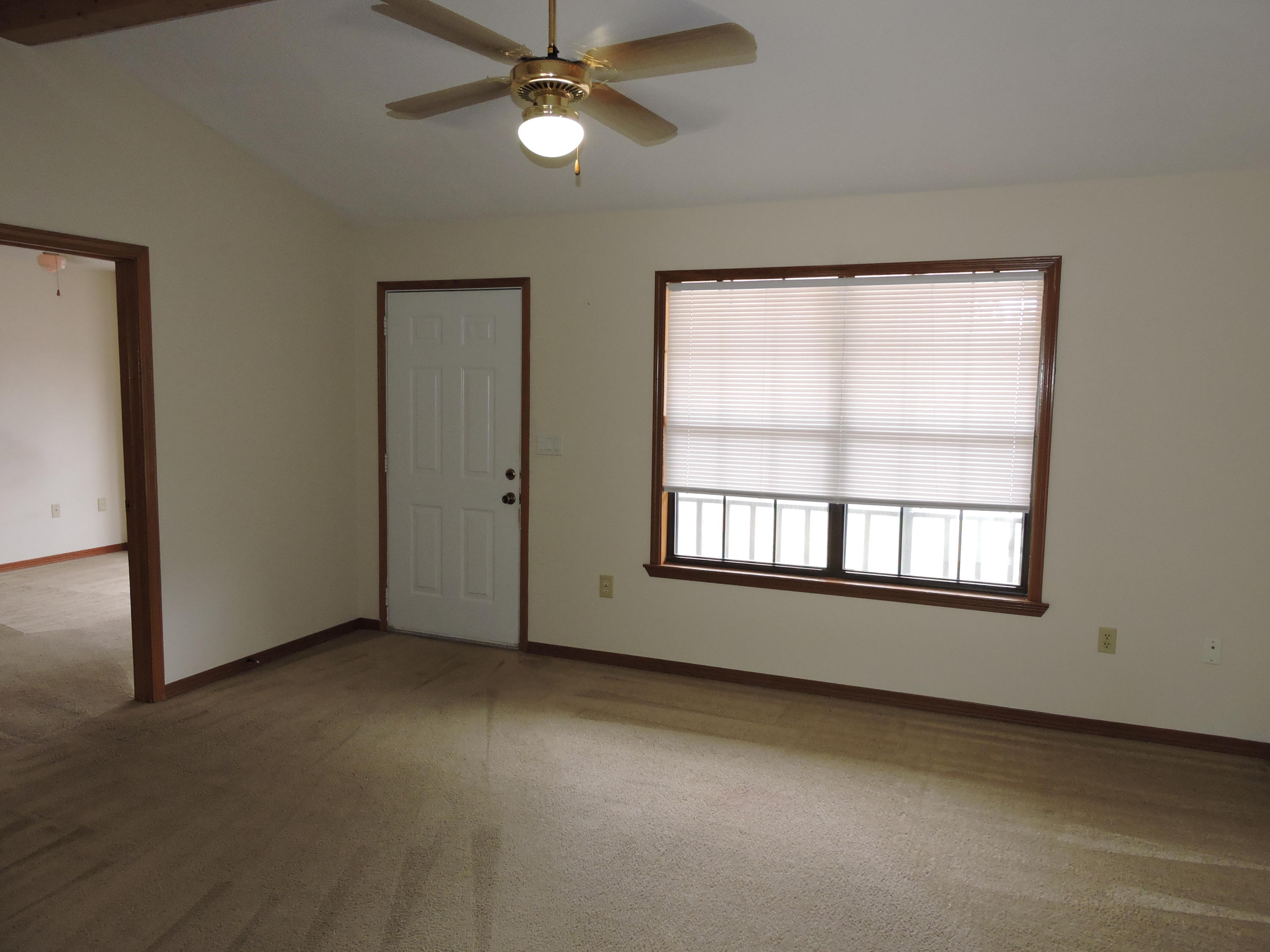 SHOAL TERRACE ESTATES - Residential Lease