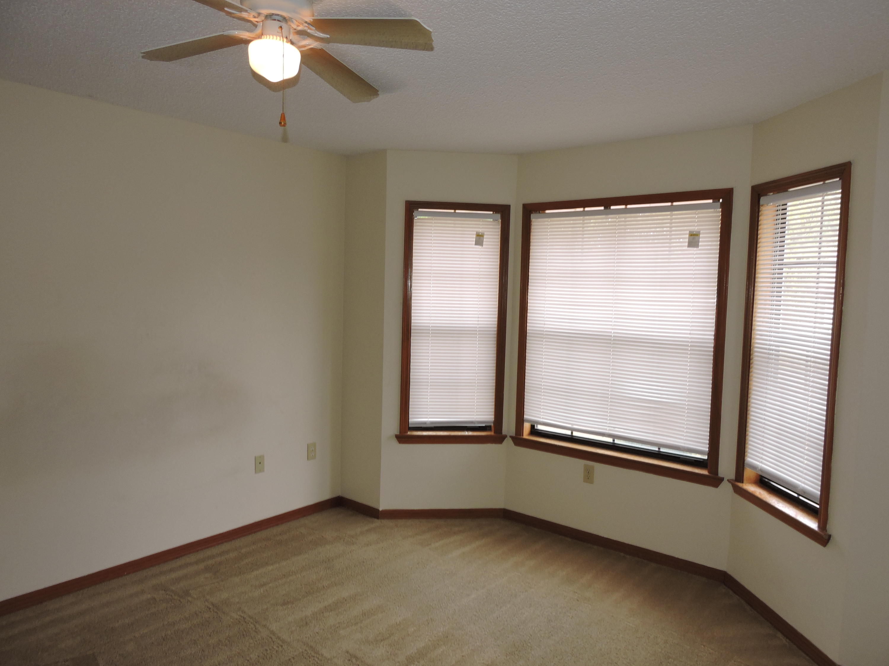 SHOAL TERRACE ESTATES - Residential Lease