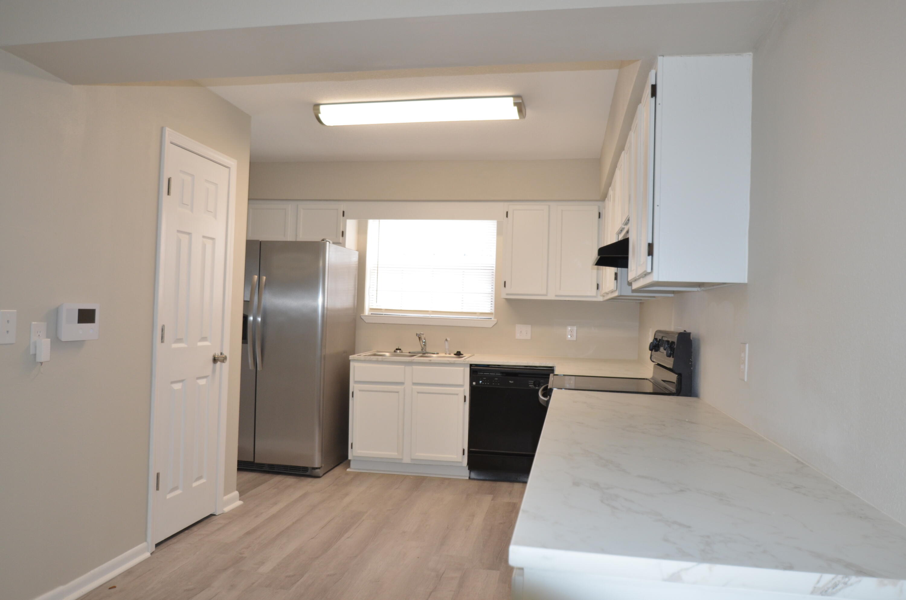 PINE SHADOWS T/H Unit 9 - Residential Lease