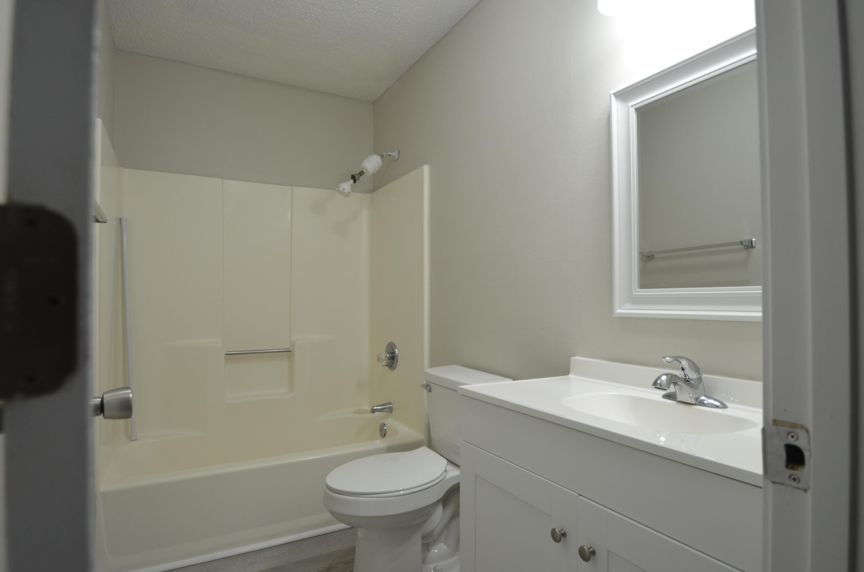 PINE SHADOWS T/H Unit 9 - Residential Lease