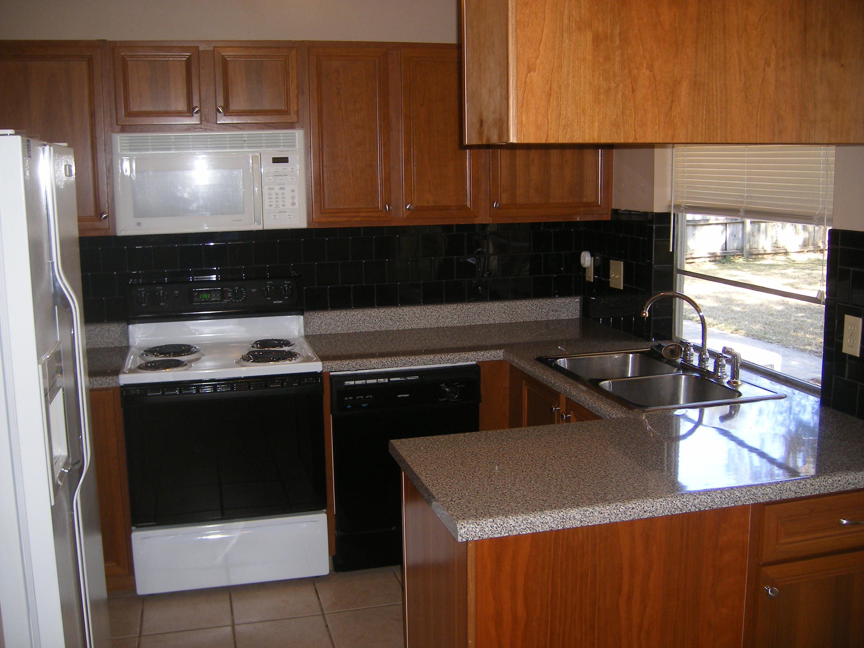 PORT DIXIE - Residential Lease