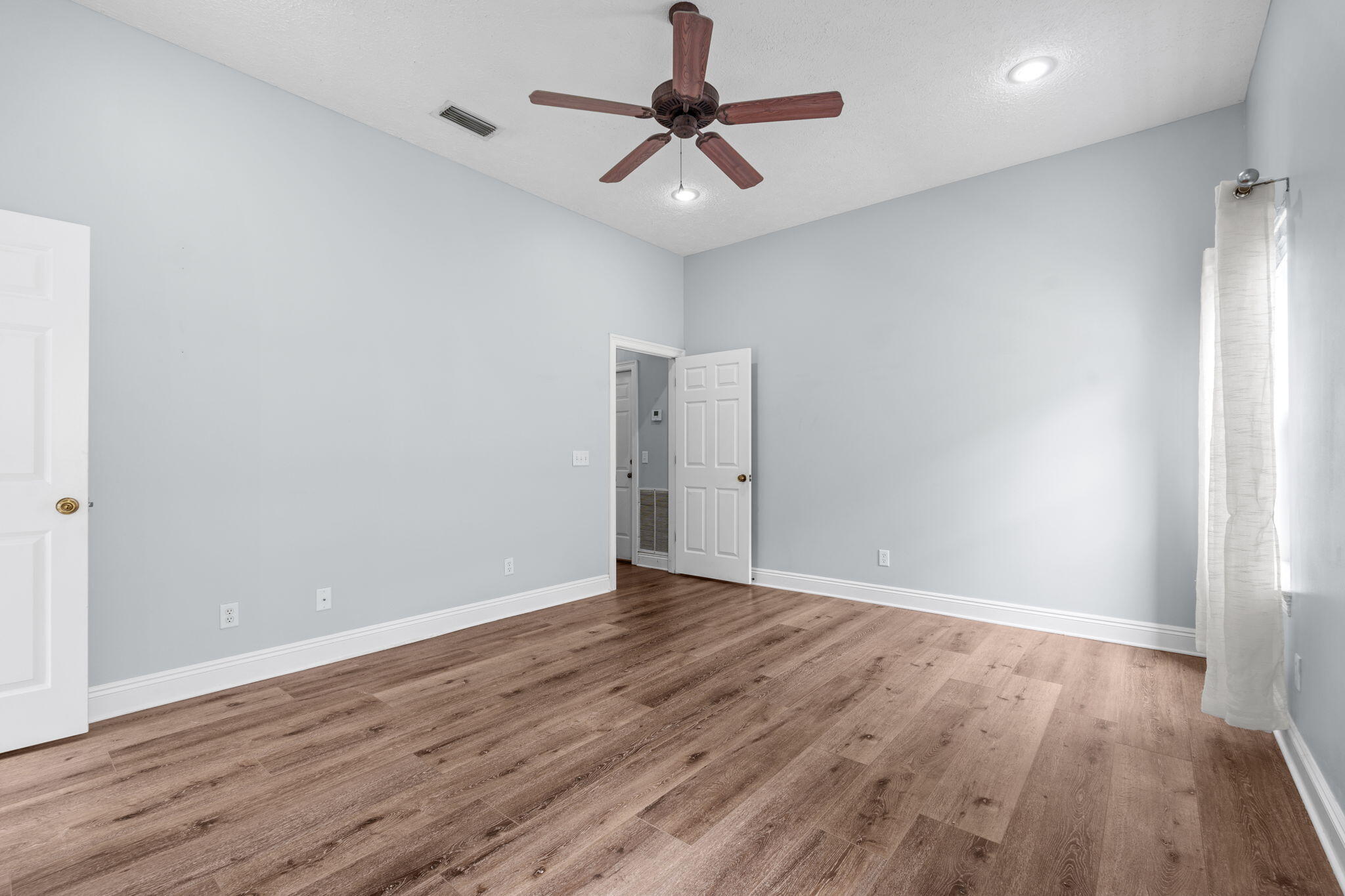 PELICAN BAY - Residential