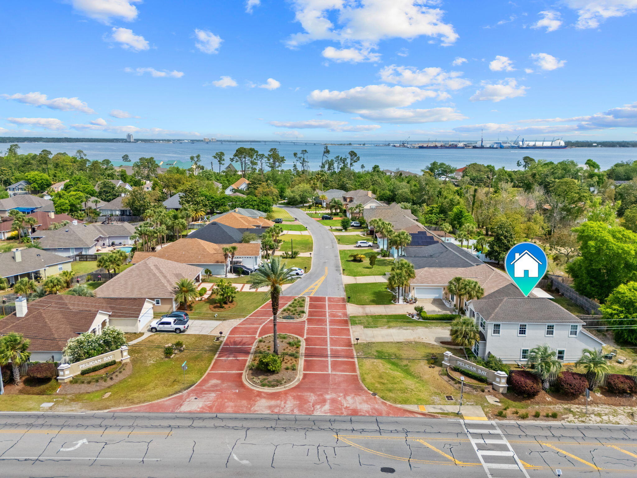 PELICAN BAY - Residential