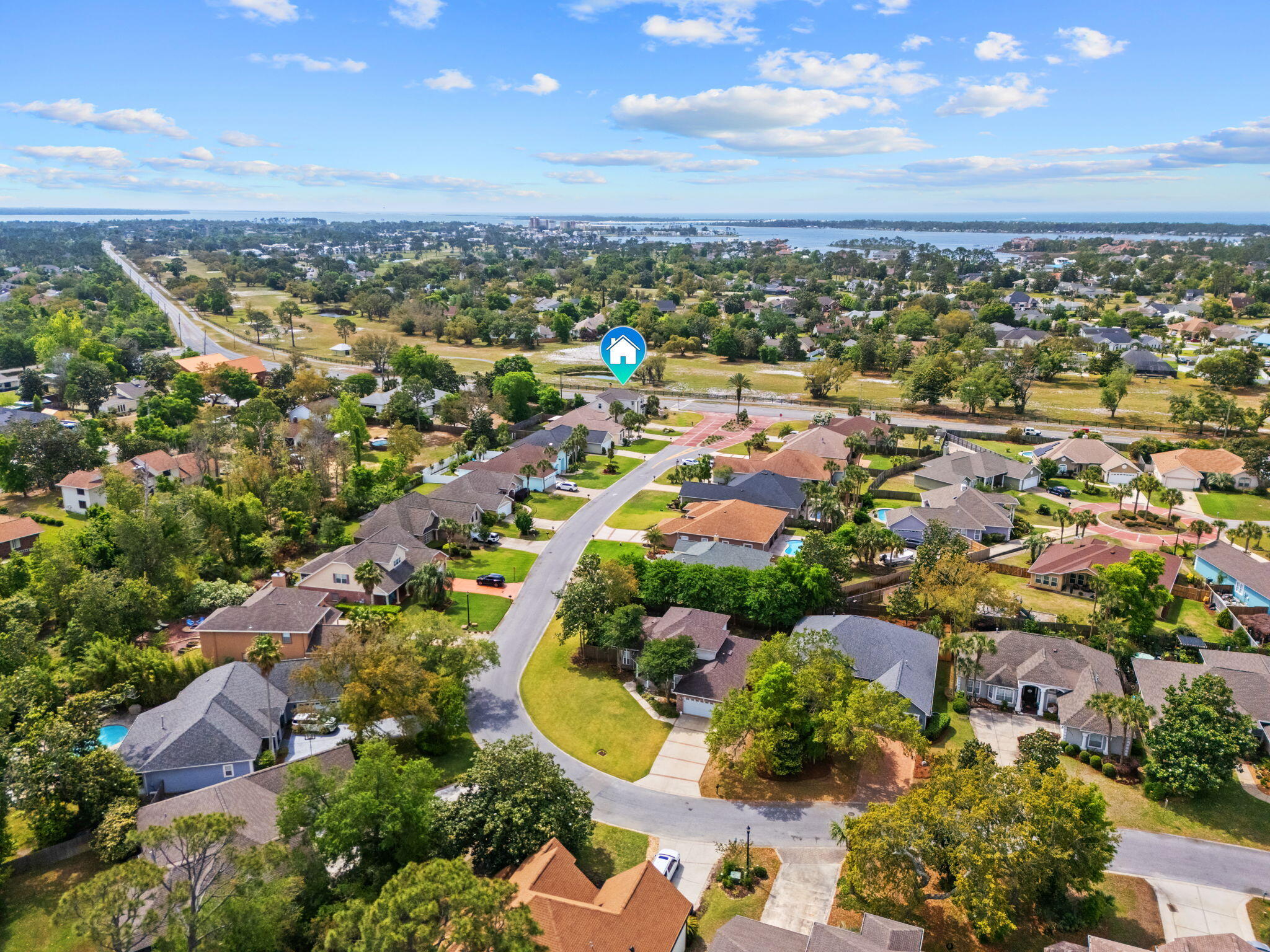 PELICAN BAY - Residential
