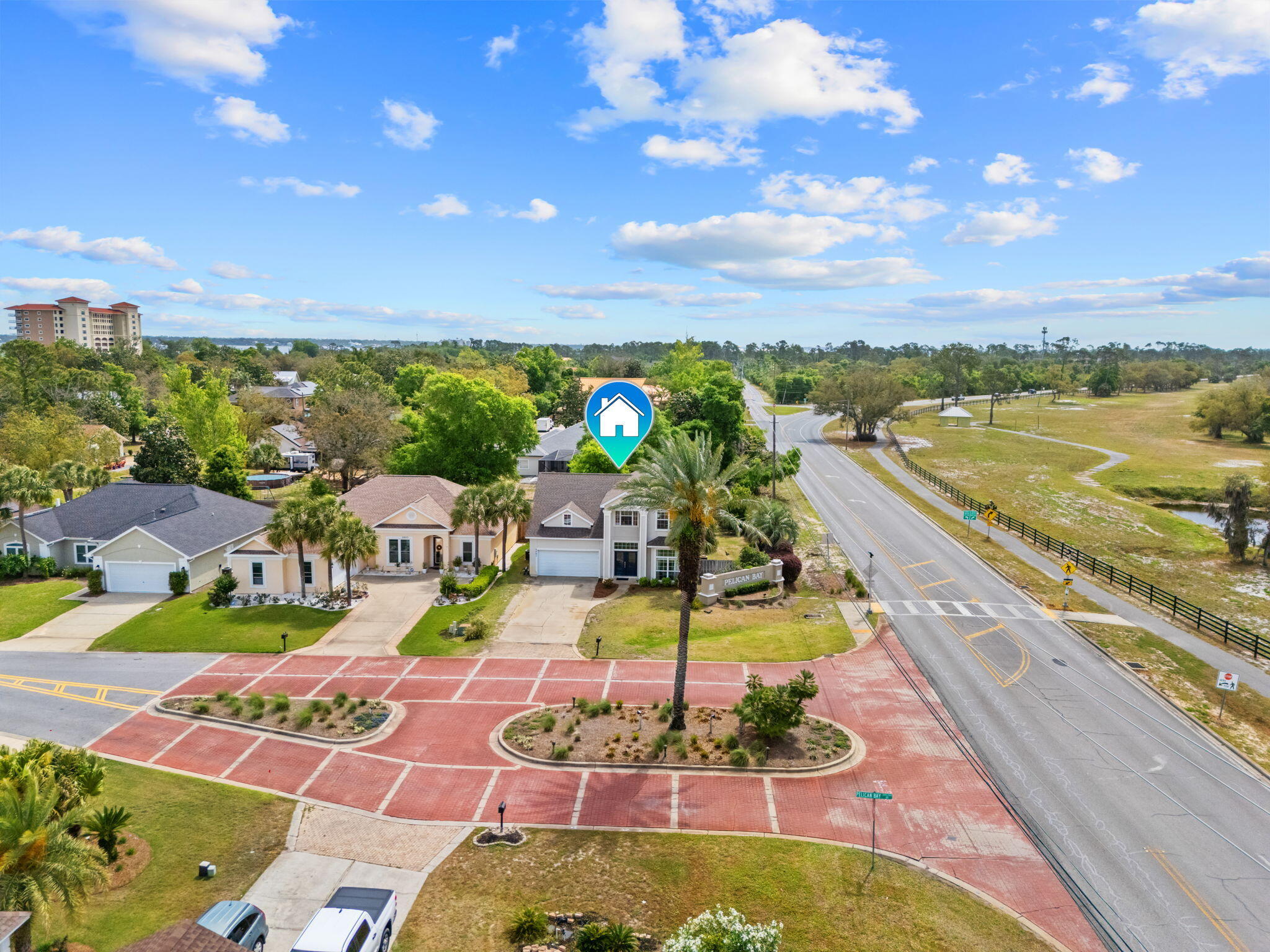 PELICAN BAY - Residential