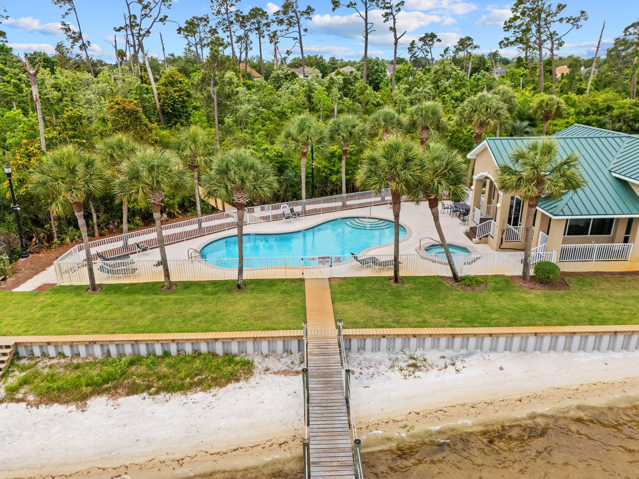 PELICAN BAY - Residential