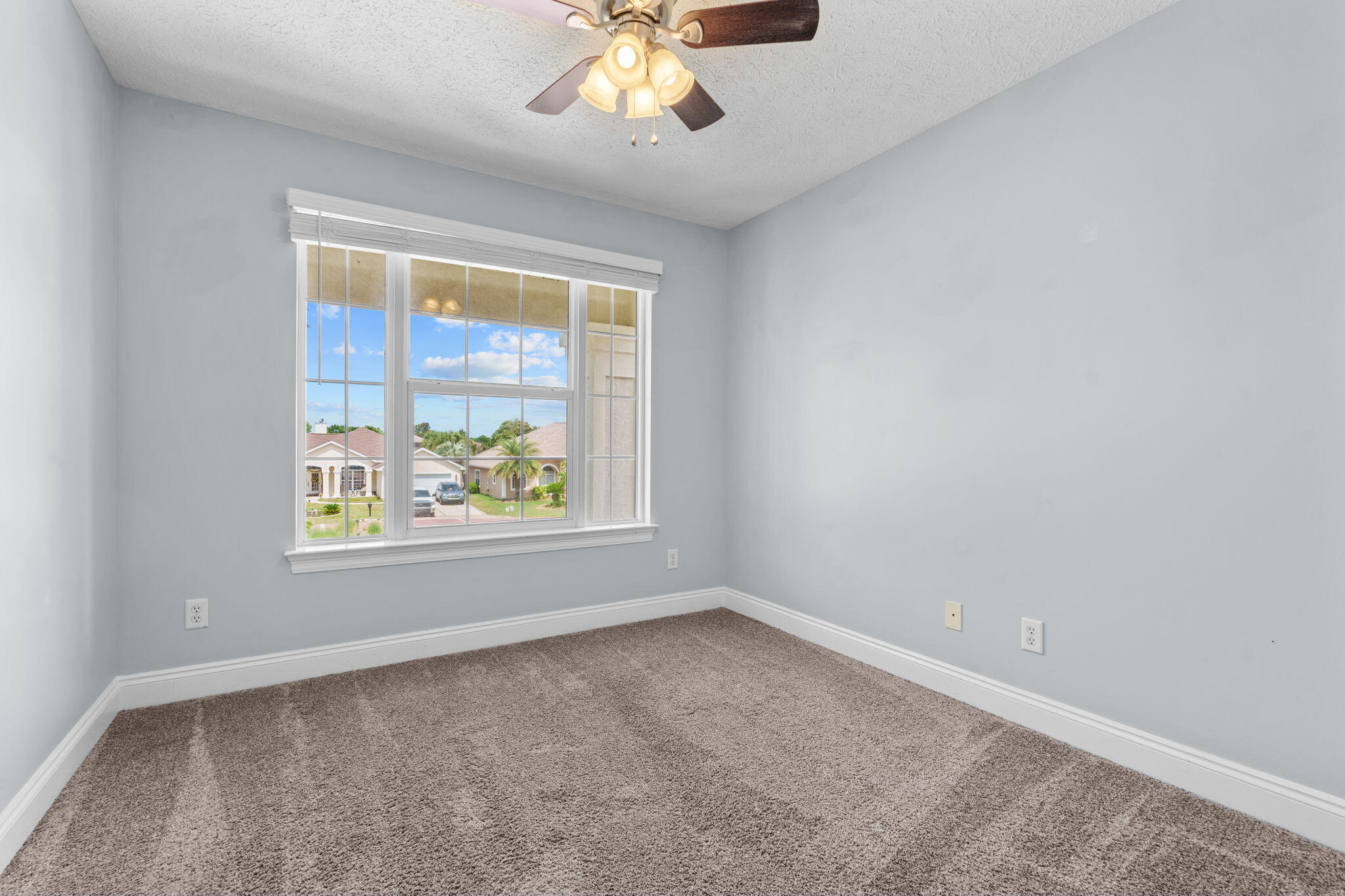 PELICAN BAY - Residential