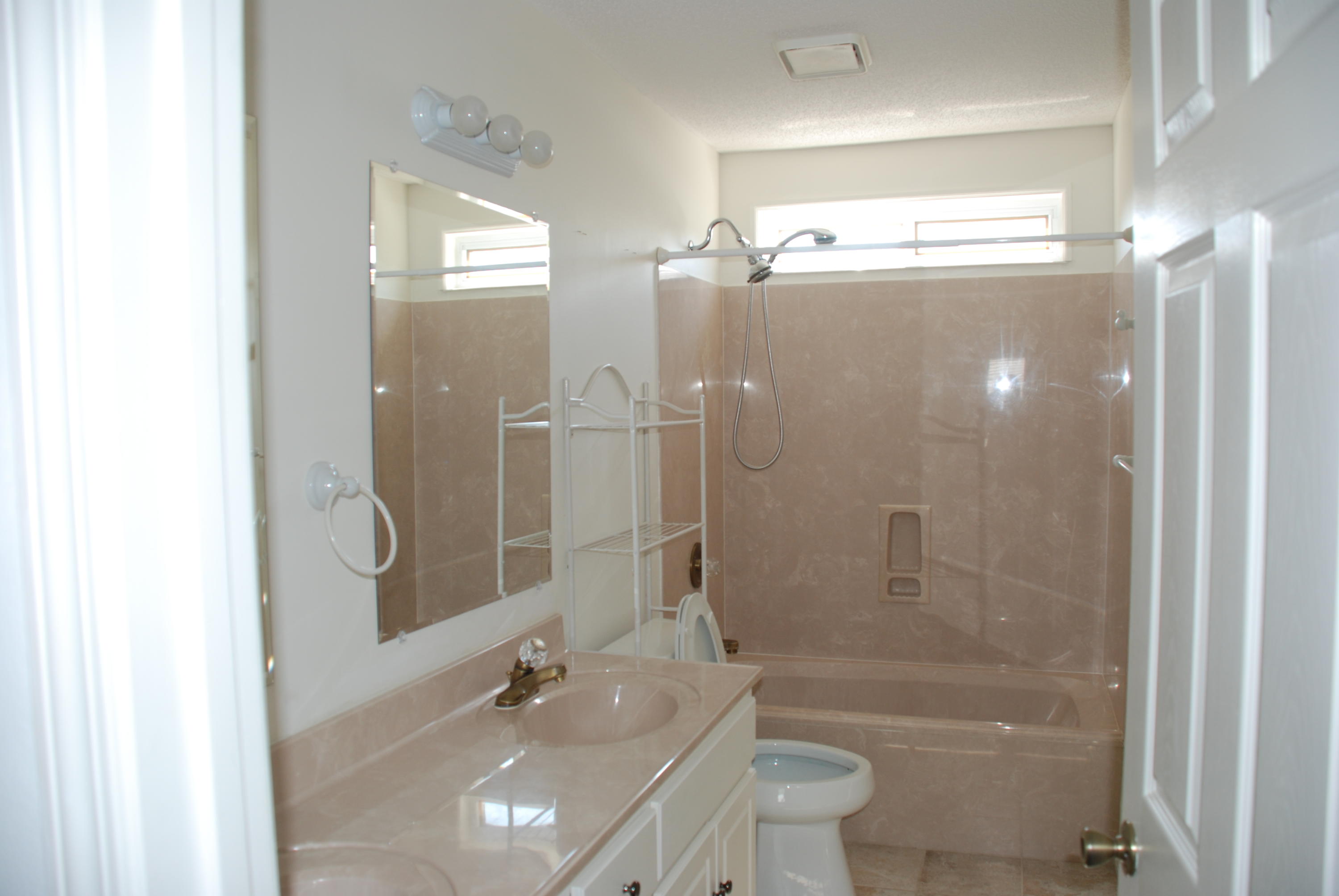 HARBOR BREEZE - Residential Lease