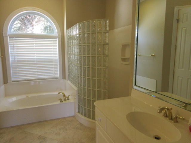 EMERALD LAKES PH 1 - Residential