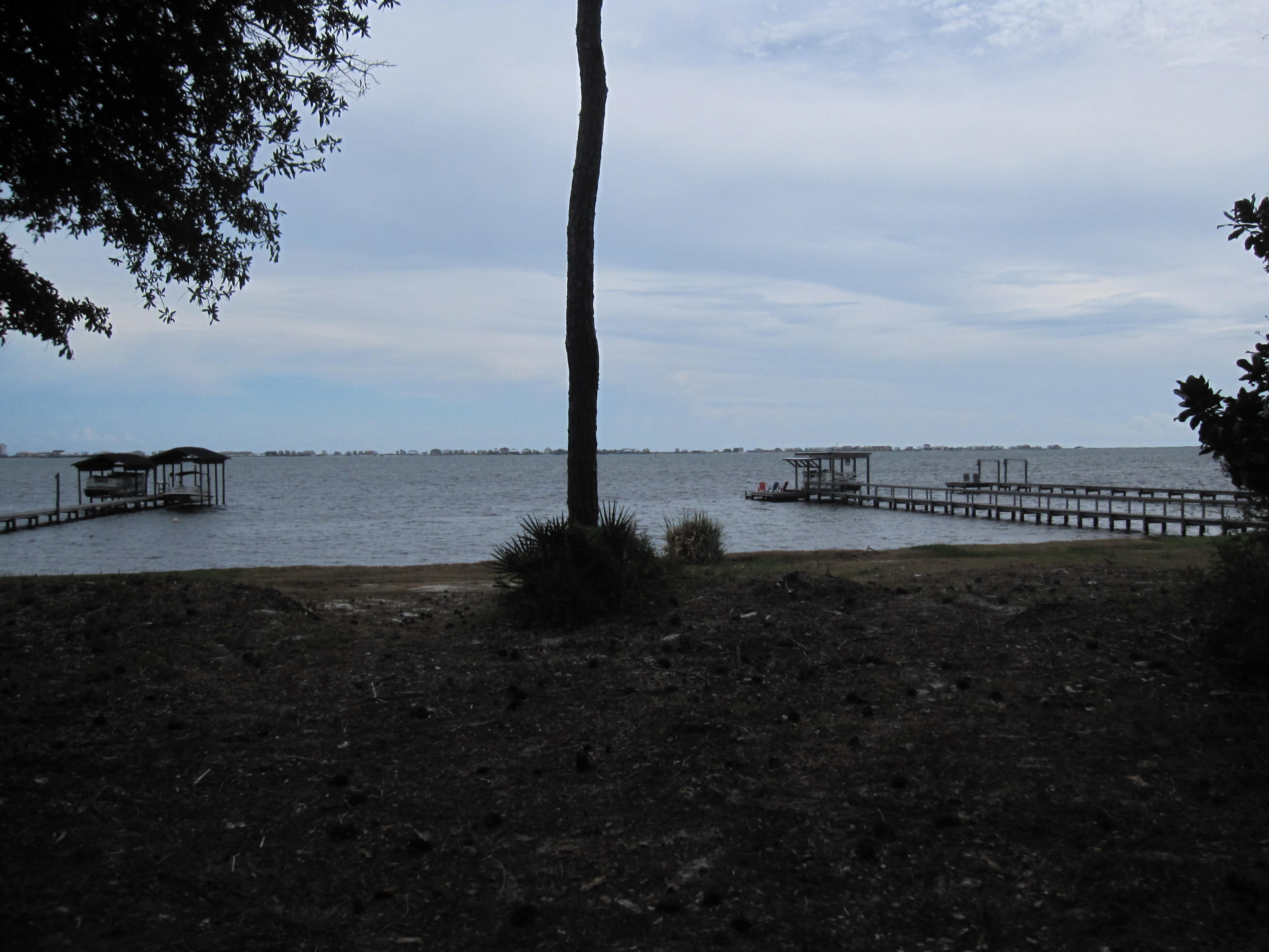 NORTH SHORES - Land