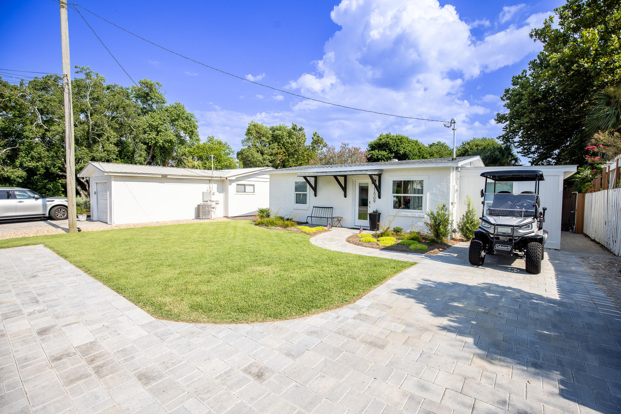 RIVIERA BEACH - Residential