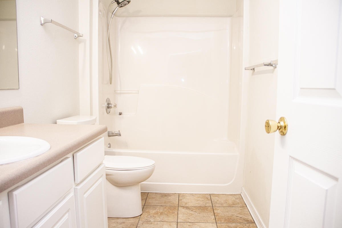 NORTHVIEW ESTATES 5TH ADDN - Residential Lease