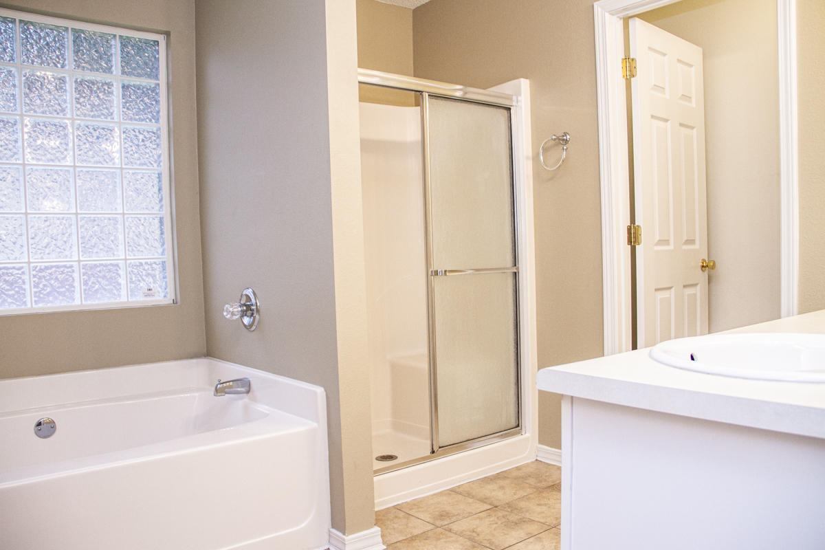 NORTHVIEW ESTATES 5TH ADDN - Residential Lease