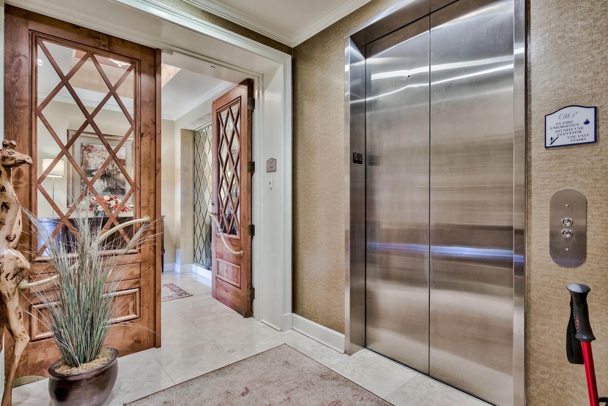ONE WATER PLACE - Residential