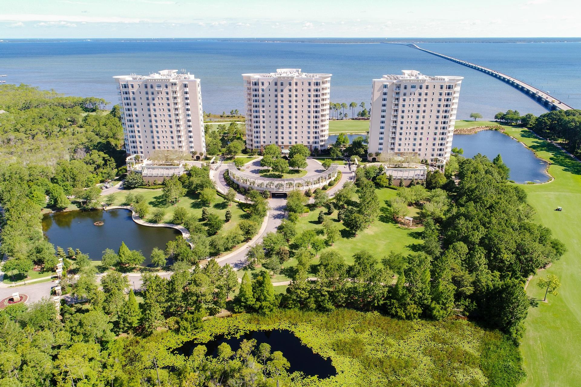 ONE WATER PLACE - Residential