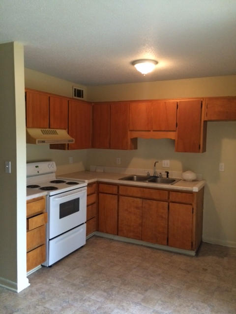 PORT DIXIE - Residential Lease