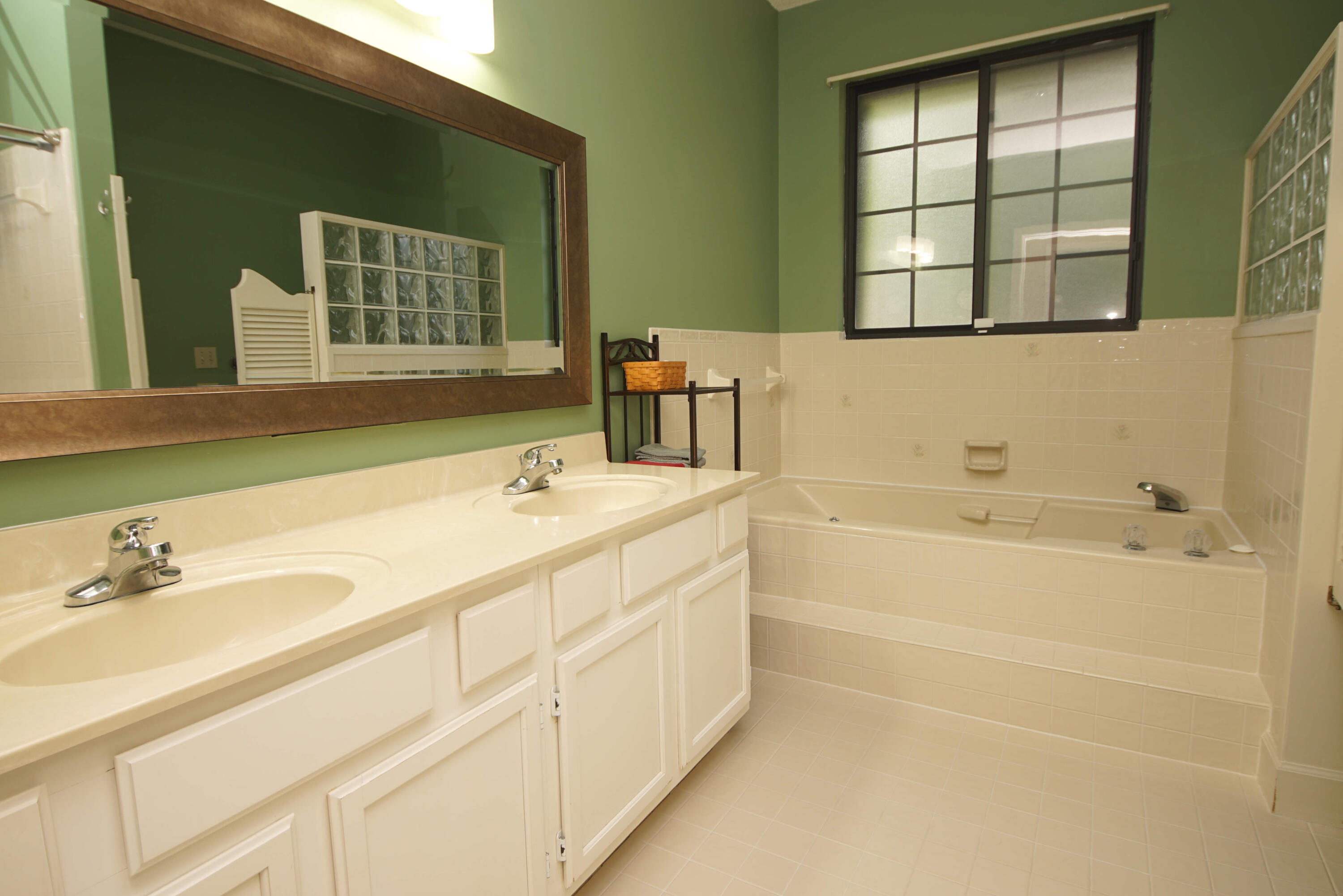 LAKE WAY VILLAS 2 - Residential Lease