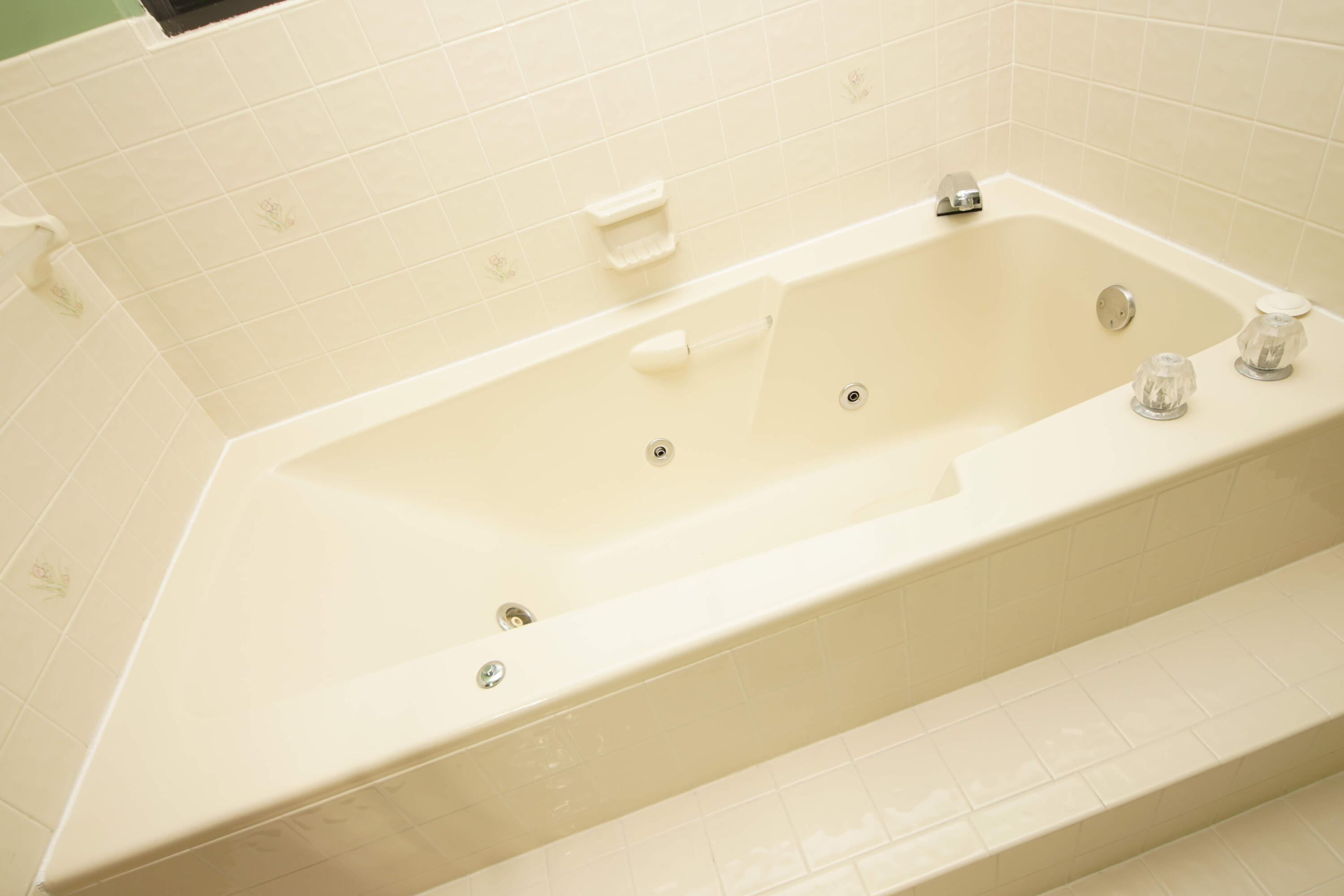 LAKE WAY VILLAS 2 - Residential Lease
