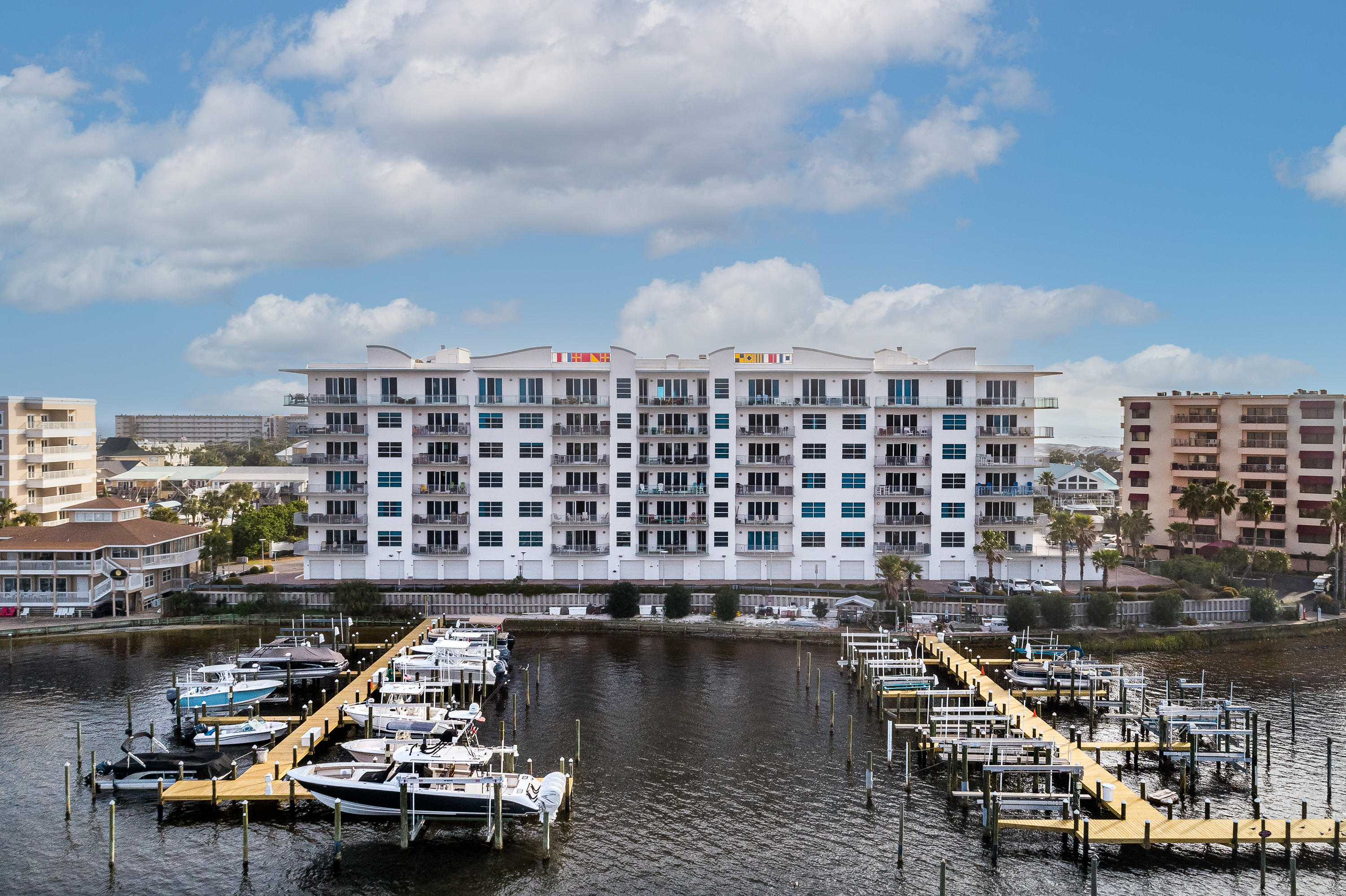 HARBOR LIGHTS - Residential