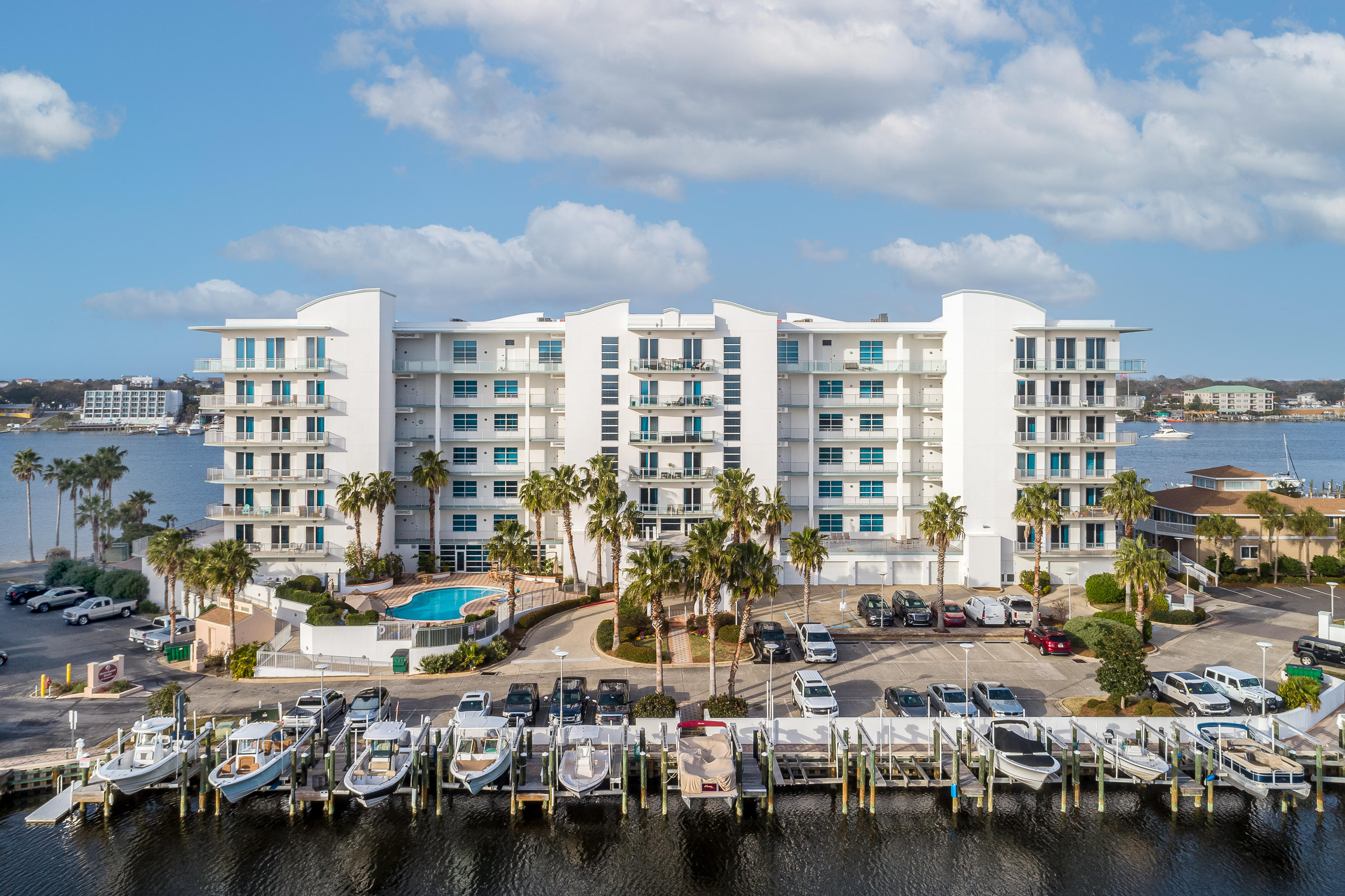 HARBOR LIGHTS - Residential