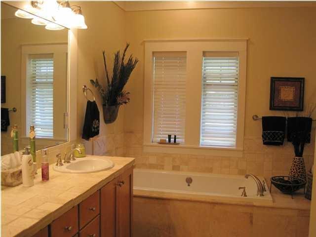 MAGNOLIA BAY - Residential Lease