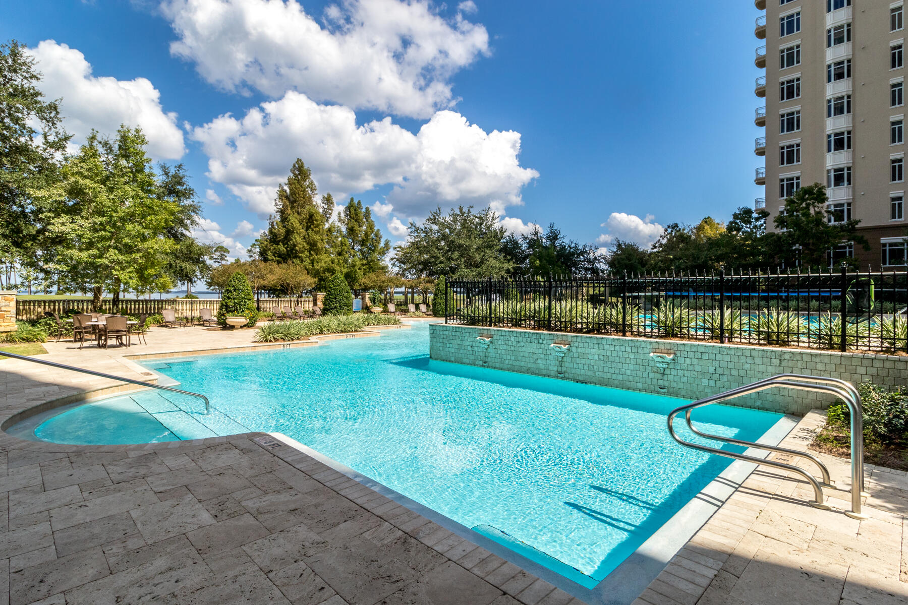 ONE WATER PLACE - Residential