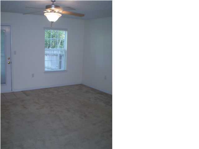 OAK PARK TOWNHOMES - Residential Lease