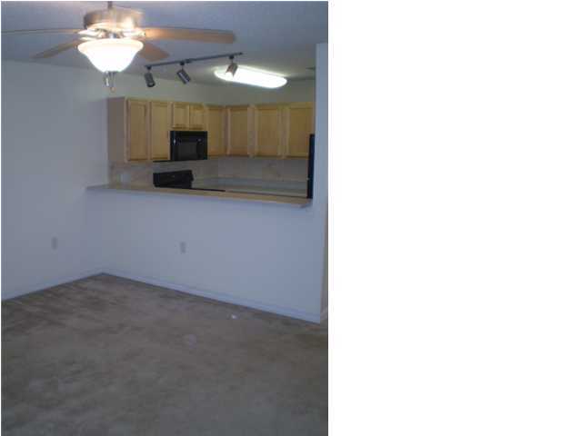 OAK PARK TOWNHOMES - Residential Lease