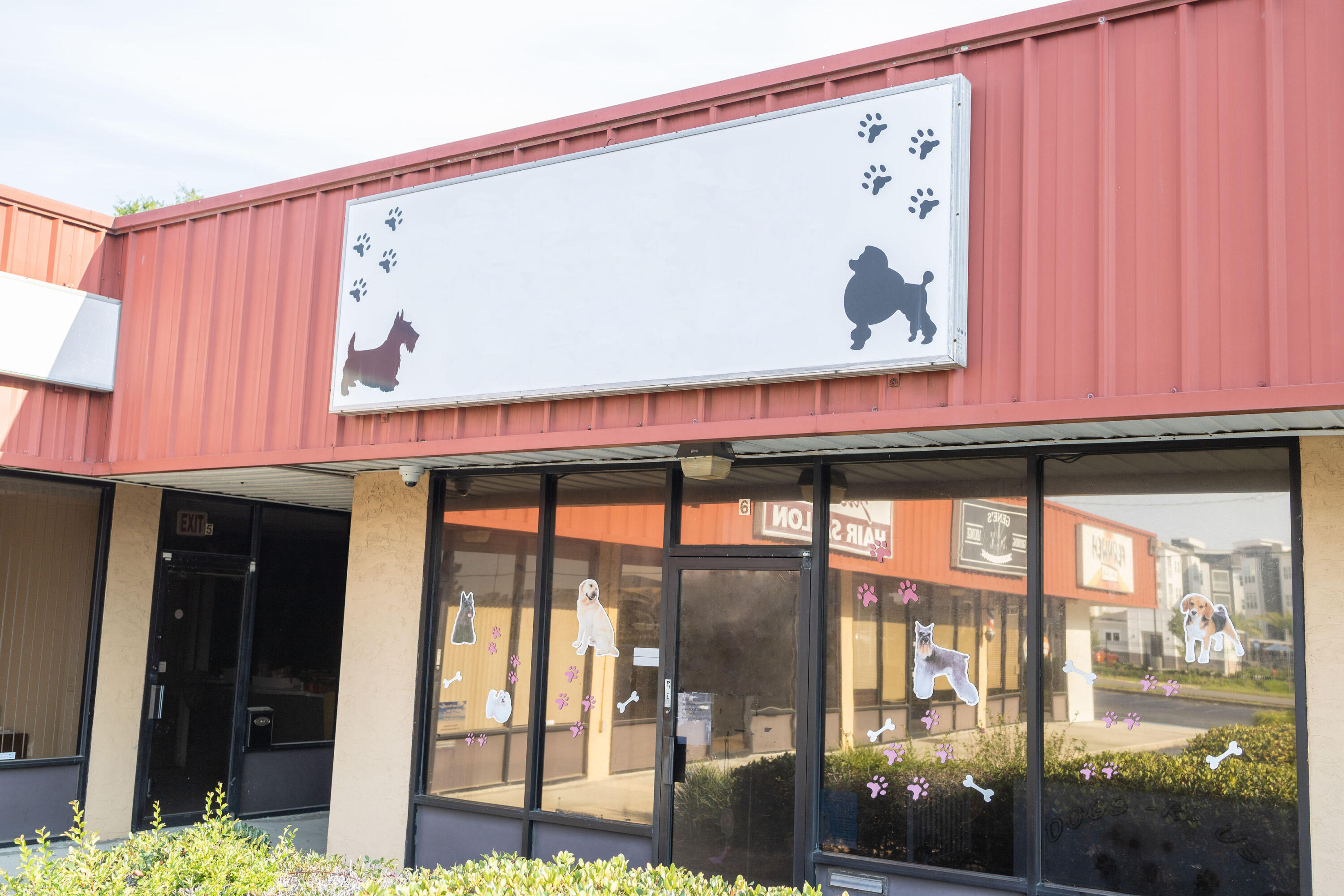 Now Available for sale is an investment or owner-user retail condo with fully functional, successful pet grooming business. The current tenant is in its third and final year of a triple net lease. This unit is part of the Town & Country Plaza and located directly across from the Renaissance Apartments and the Santa Rosa Mall redevelopment.