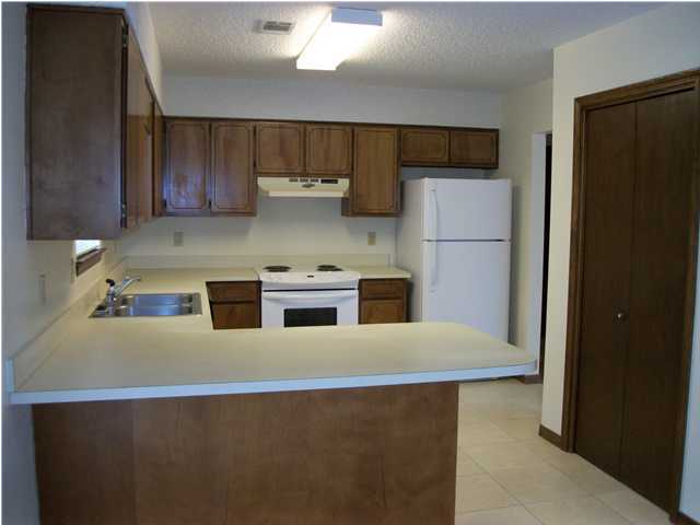 TURKEY-CREEK ESTATES - Residential Lease