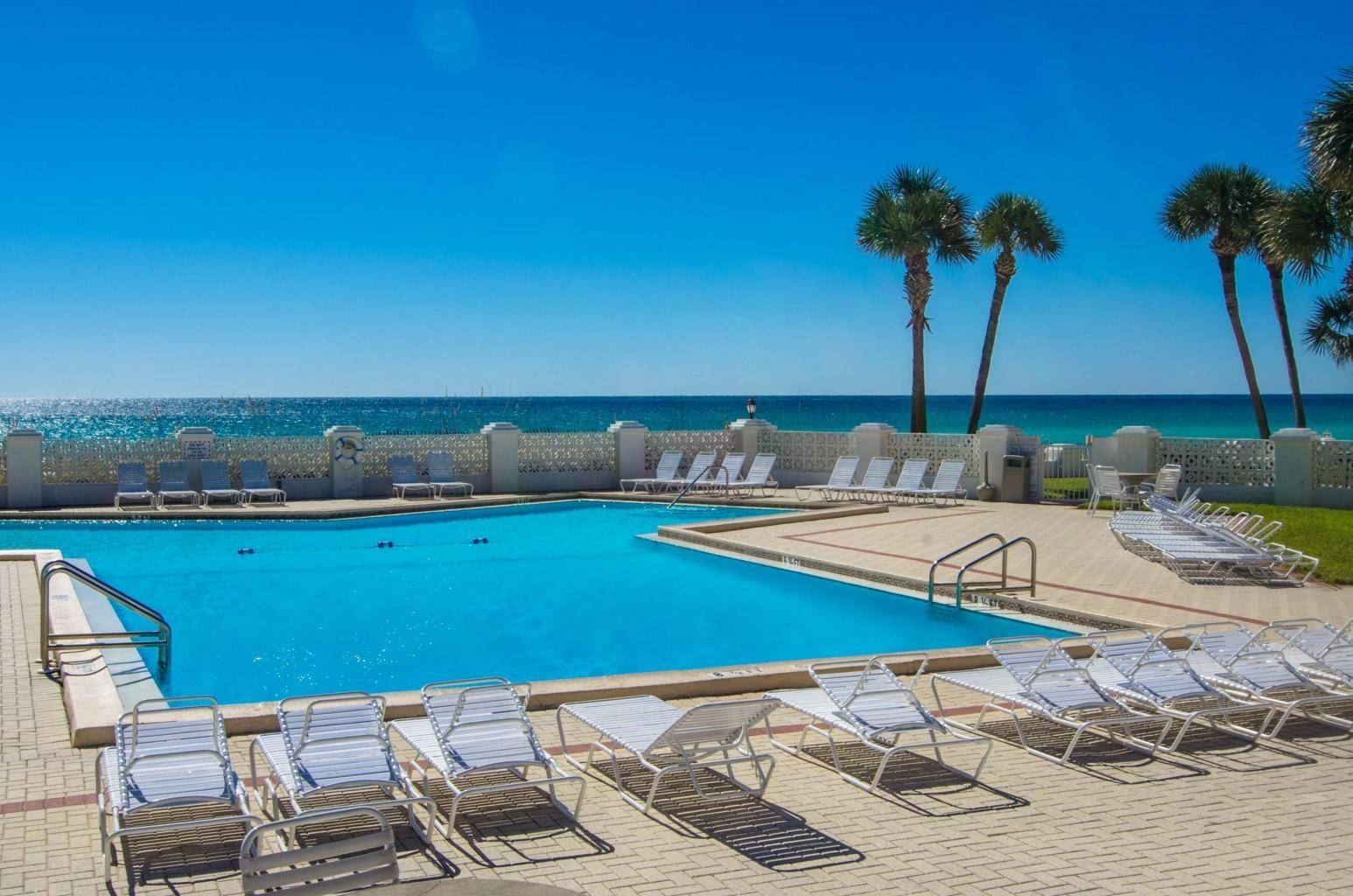 EL MATADOR CONDO - Residential