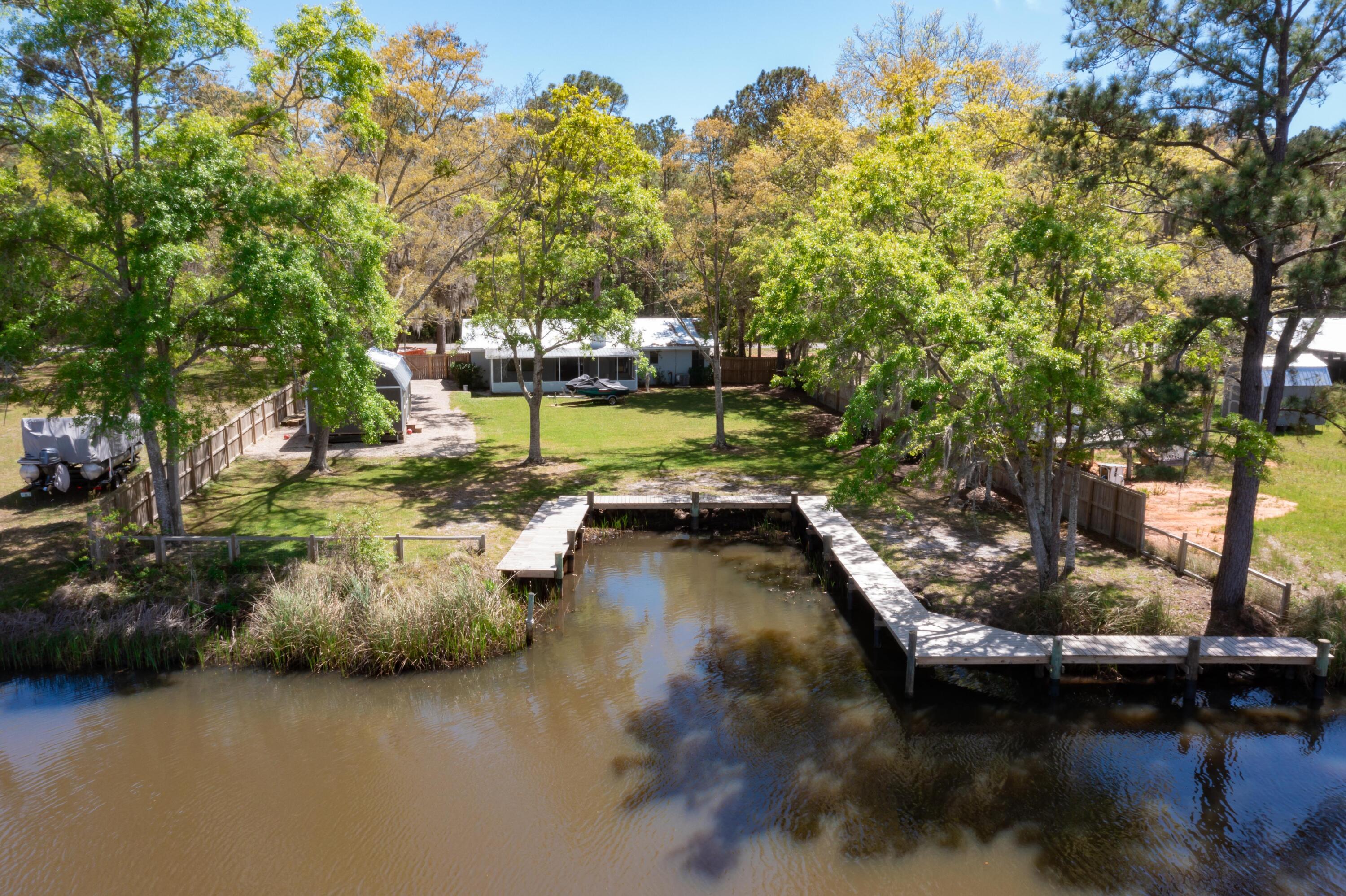 BAY GROVE - Residential