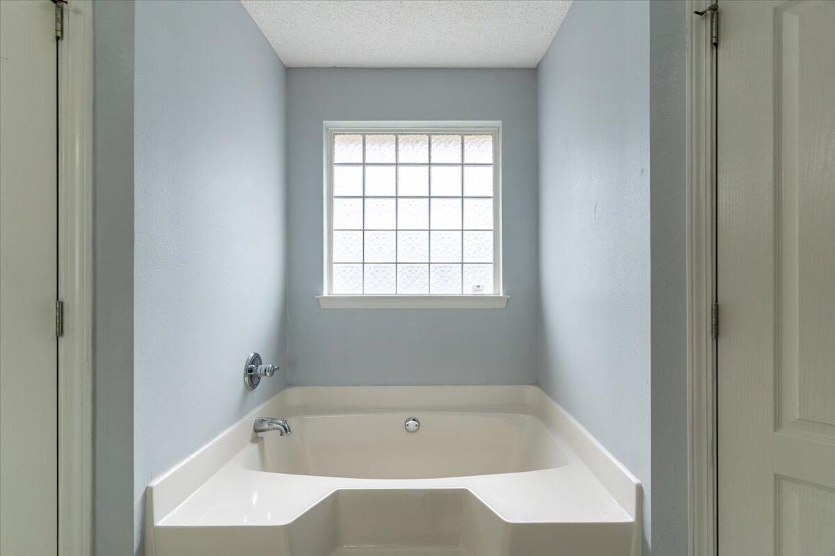 Tanglewood Oaks - Residential Lease