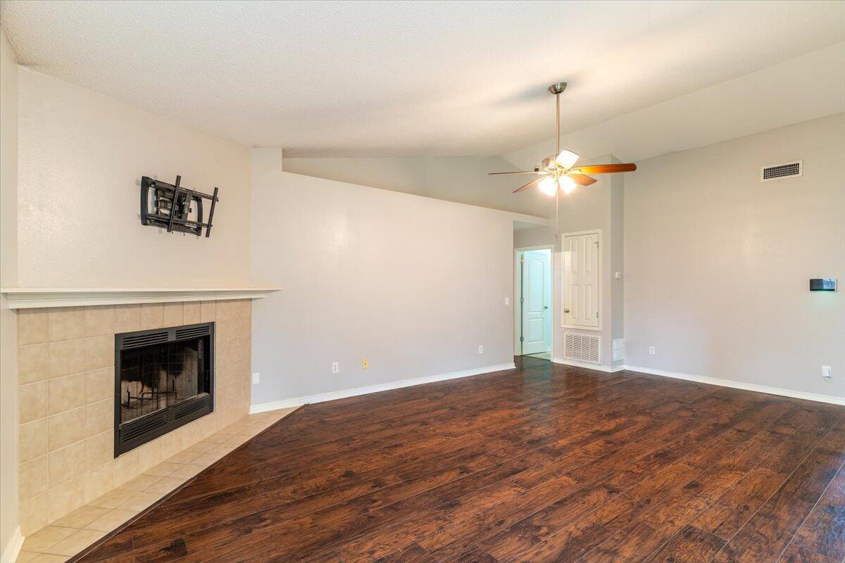 Tanglewood Oaks - Residential Lease