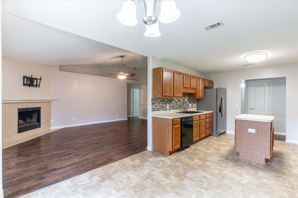 Tanglewood Oaks - Residential Lease