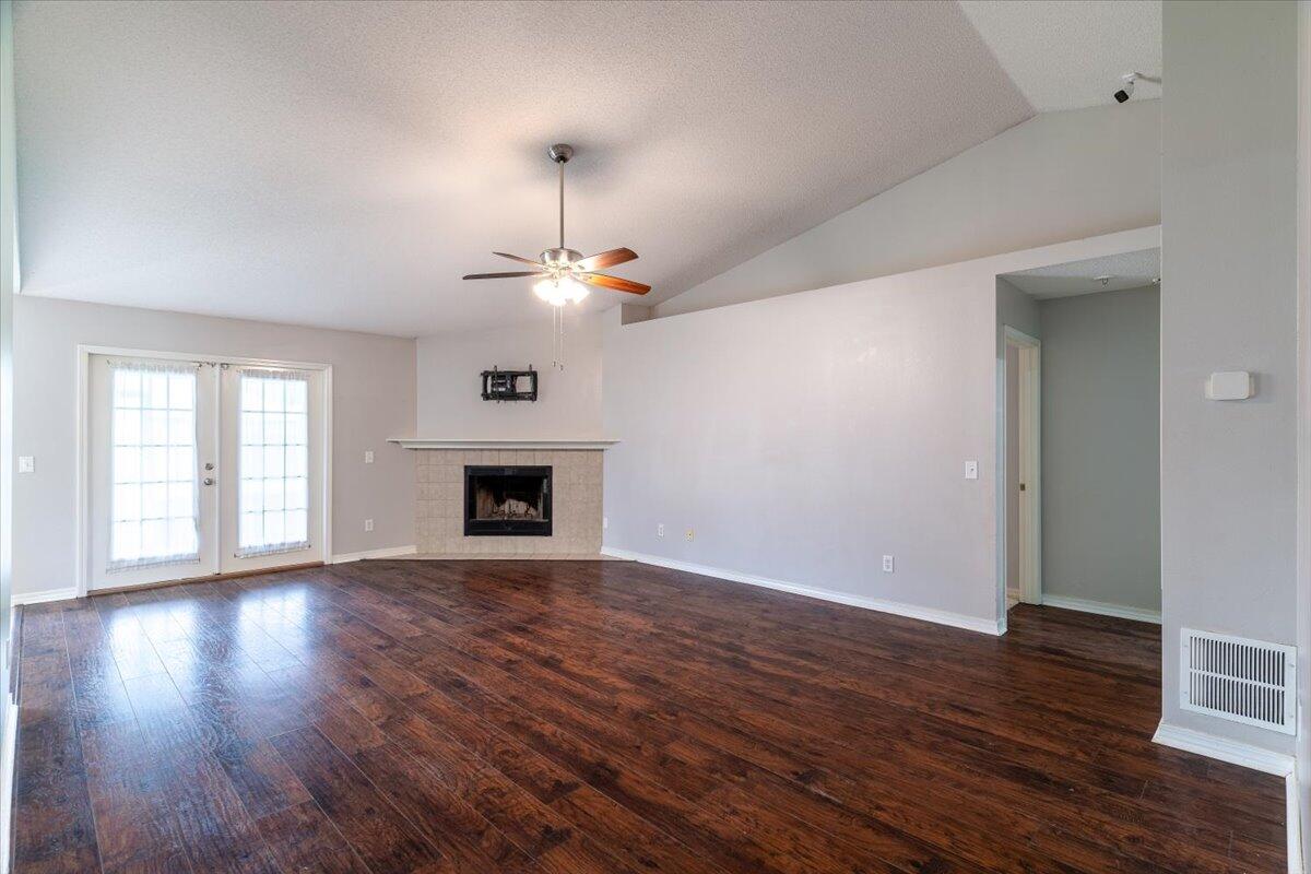 Tanglewood Oaks - Residential Lease