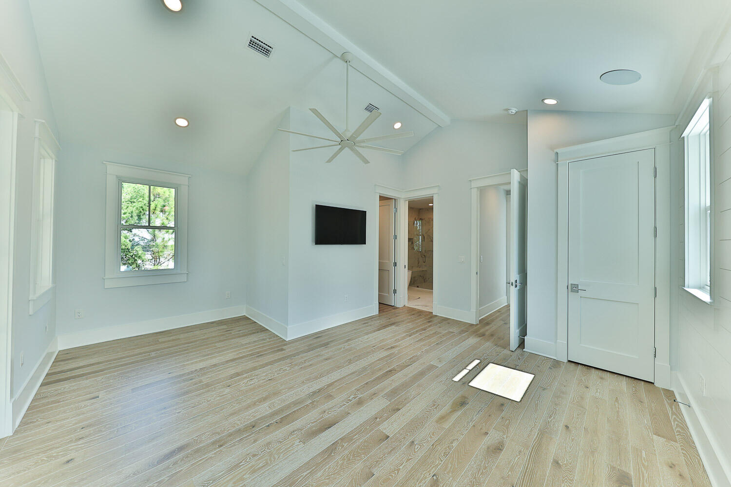 FOREST LAKES - Residential