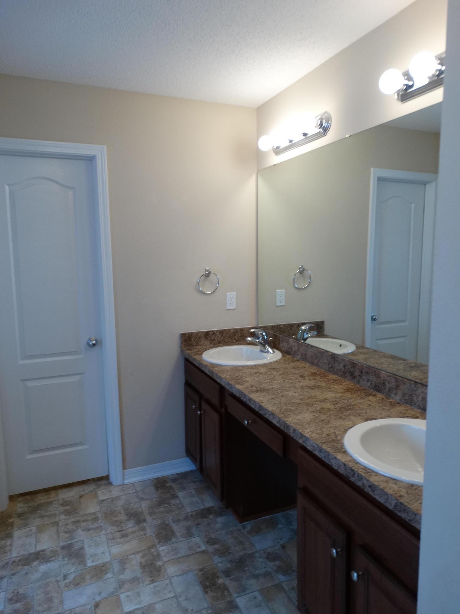 BROOKE ESTATES PH II - Residential Lease