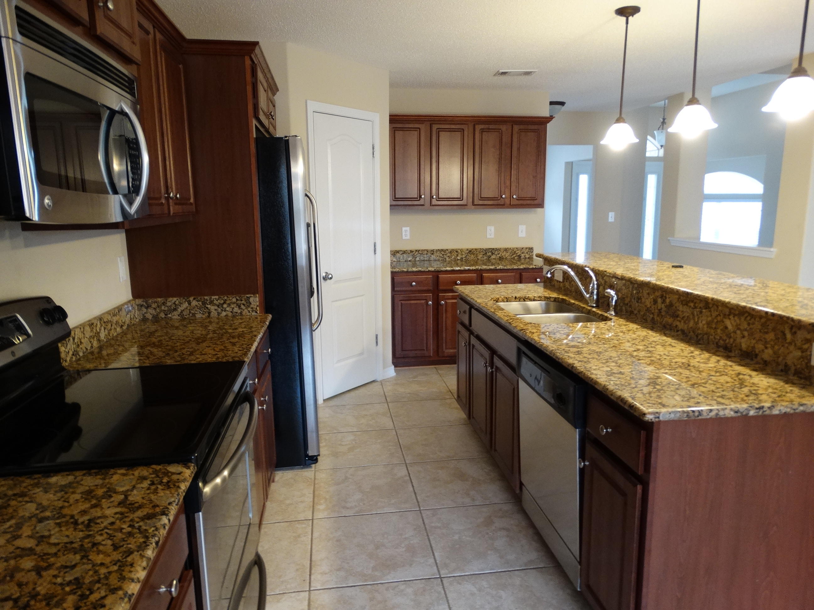 BROOKE ESTATES PH II - Residential Lease
